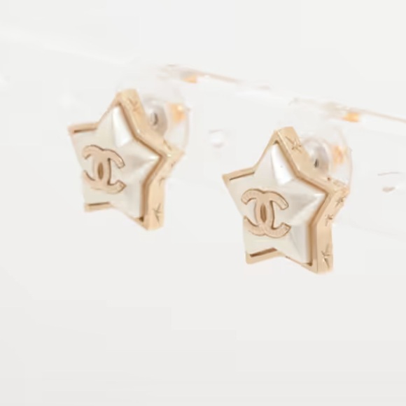 CHANEL Star Stud Earrings - Picture 4 of 6